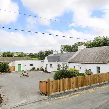 Ferienhaus Whispering Willows - The Thatch *
